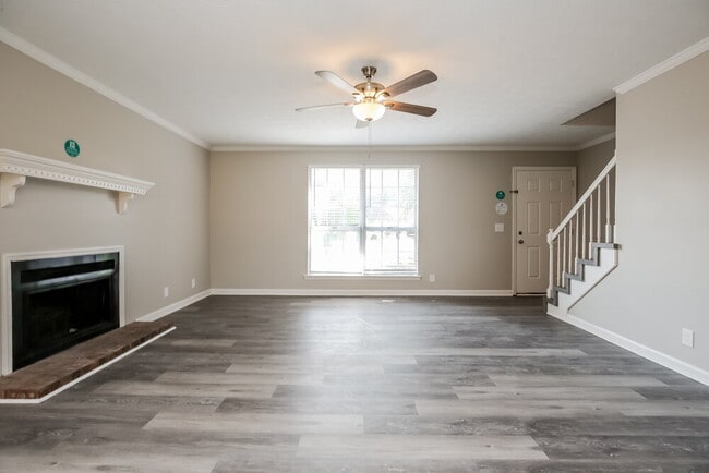 Photo - 209 Lexington Dr