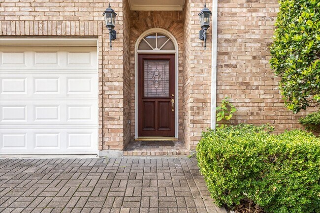 2838 Briarhurst Park