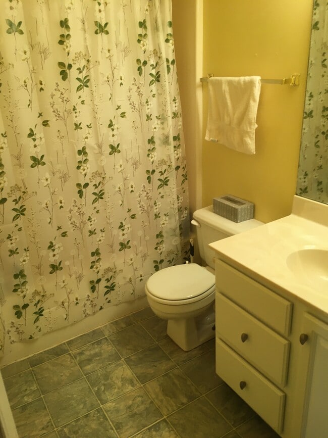 Photo - 304 N Carroll St Unidad #2