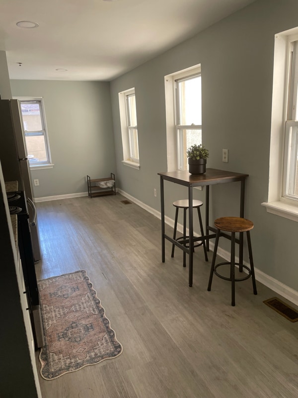 Photo - 1037 W Baltimore St Unit Apt C