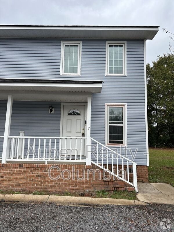 Building Photo - 7 Londonderry Square Rental
