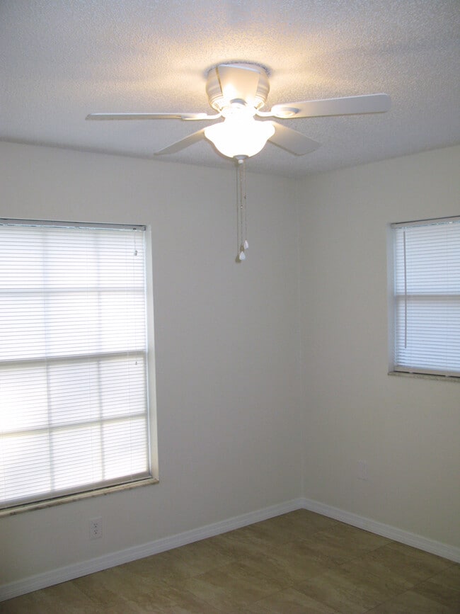 Photo - 2909 42nd St W