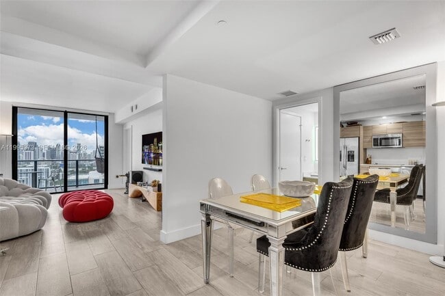 Photo - 121 NE 34th St Unit 3003