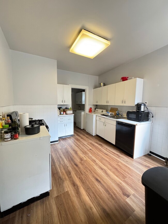 Photo - 104 Strathmore Rd Apartamentos Unidad #2