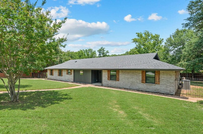 Photo - "Beautiful 4-Bed Home with Inviting Pool Oasis in Colleyville!"
