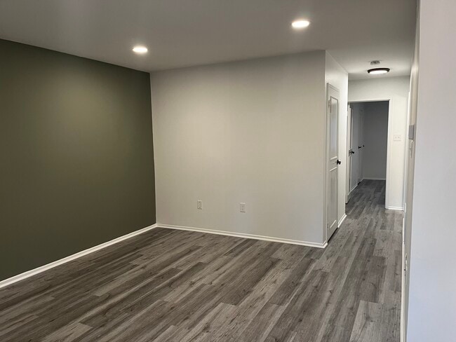 Photo - 805 Painters Crossing Unit 805