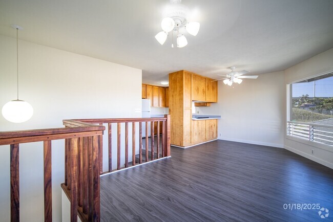 Building Photo - MOVE IN READY 3BR/1BA/2 TANDEM PKG IN AIEA... Rental