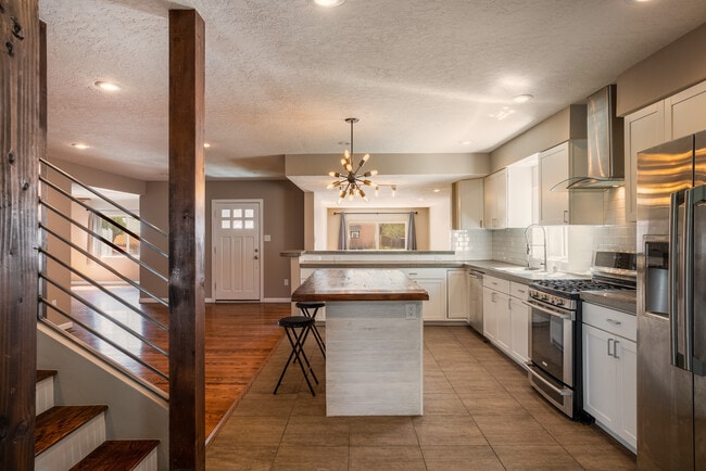 Photo - 505 Carlisle Blvd SE