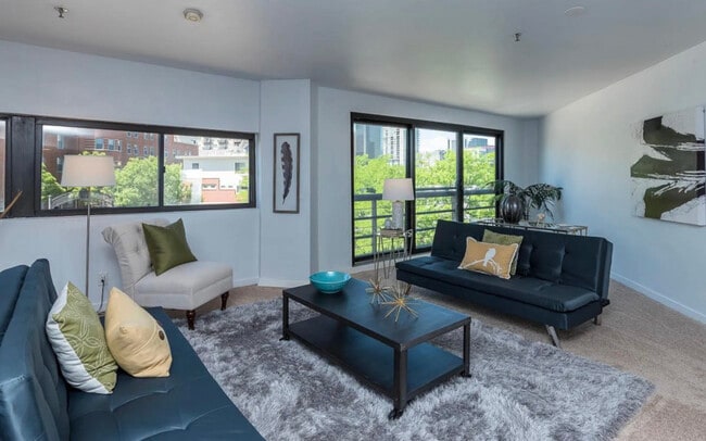 Photo - 100 Park Ave W Unidad #208