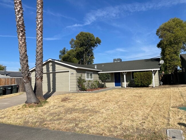 Building Photo - Refreshed 3 bed/1 bath Foothills Farms Home