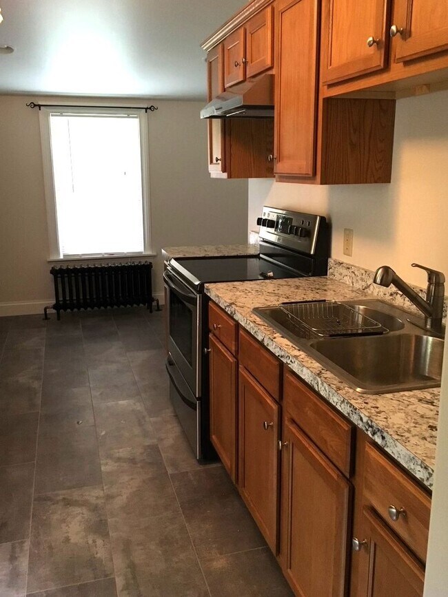 Photo - 253 E Main St Apartment Unit C