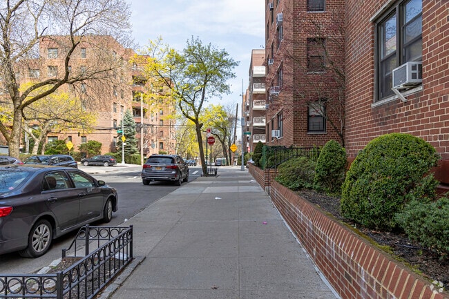 Walkway - Valentine Gardens Cooperative