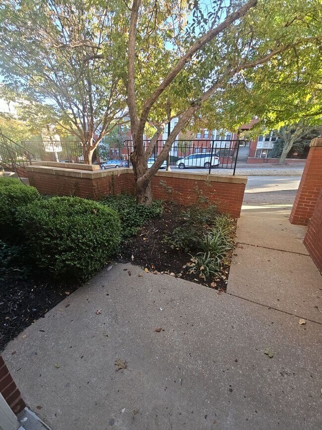 Photo - 530 W 10th St Unidad #530