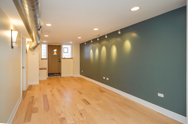 Photo - 2155 W Potomac Ave Unidad GDN