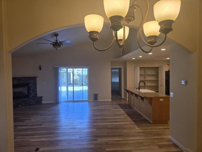 Photo - 109 SW Otter Ct