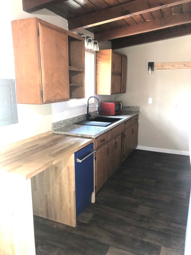 Photo - 471 Burlando Rd