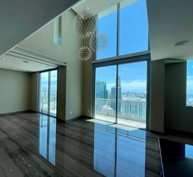 Photo - 92 SW 3rd St Unit PH5213