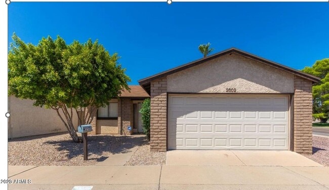Photo - 2602 W Hearn Rd Casa