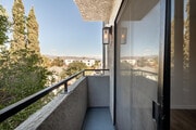 1BR, 1BA - 650SF - Balcony