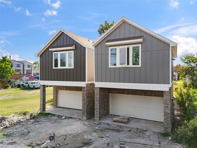 Photo - 1504 Hussion St