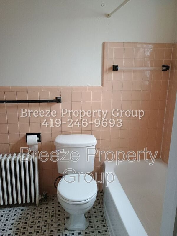 Photo - 2445 W Bancroft St