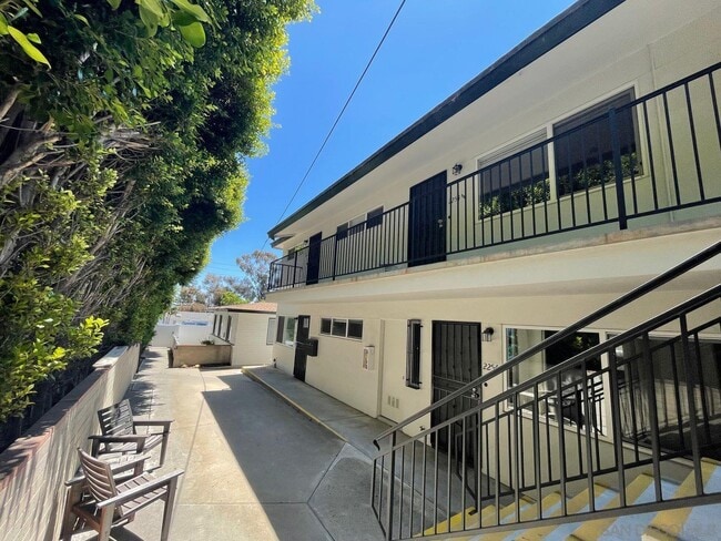 Photo - 2252.5 Garnet Ave