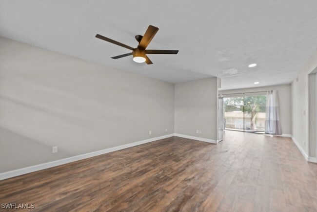 Building Photo - 1560 Colonial Blvd Unit 222