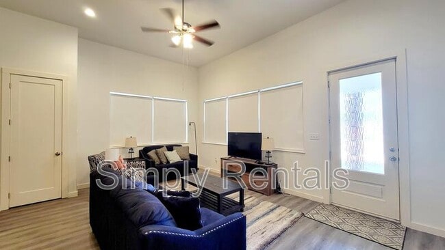 Photo - 1709 Sycamore St