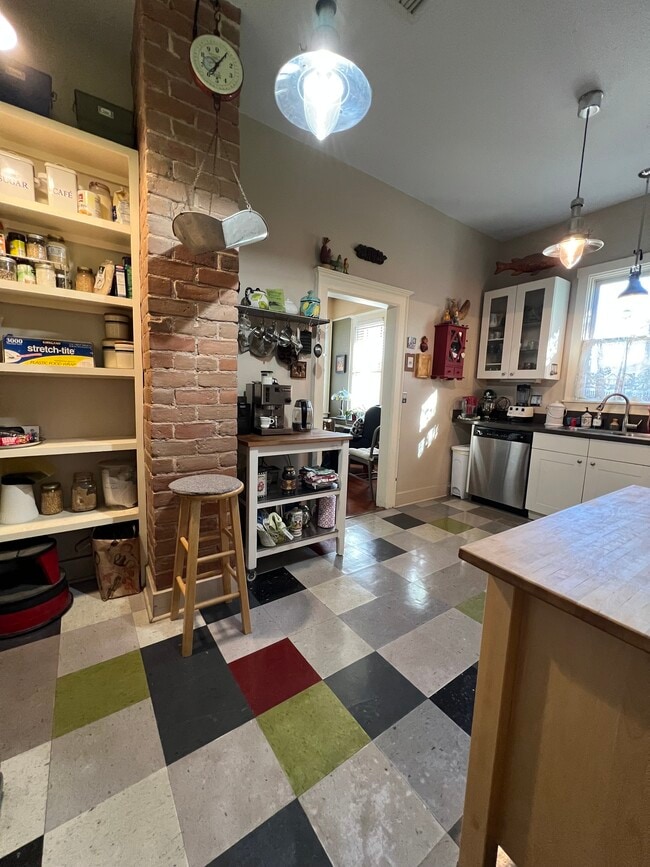 Photo - 901 N 3rd Ave