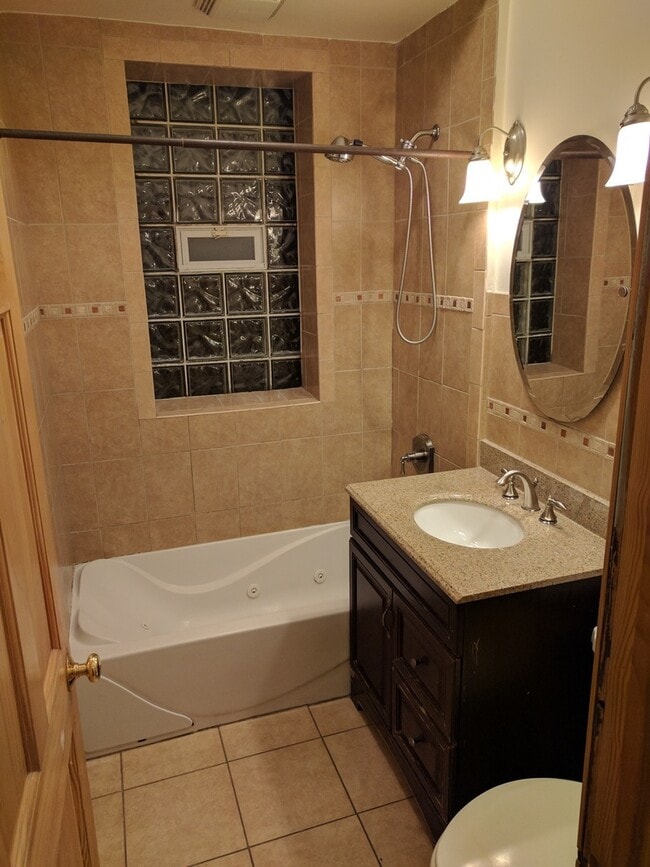 Photo - 5147 W Cullom Ave Unit 1