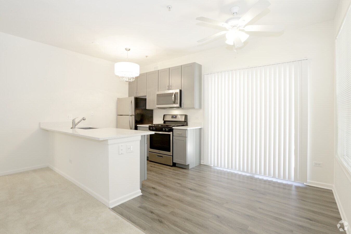 Skyridge Club Apartments For Rent In Crystal Lake