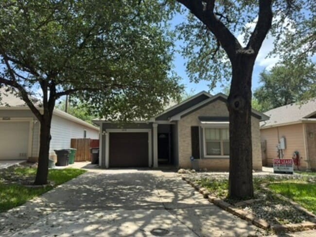 Photo - 6030 Pecan Tree
