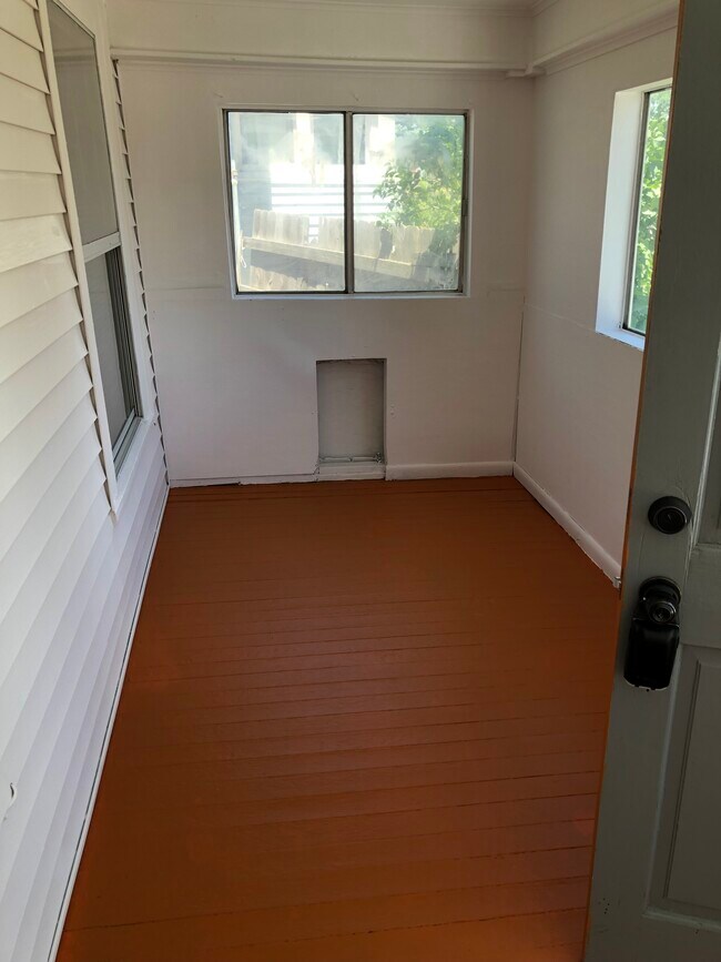 Photo - 627 N 5th St