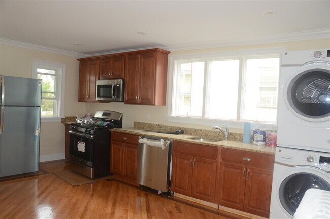 Building Photo - 37 Edgar Ave Unit #2 Rental