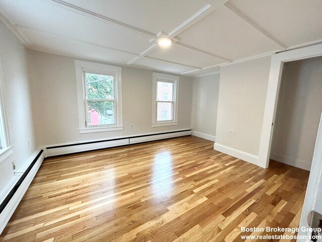 Photo - 13 Saratoga St