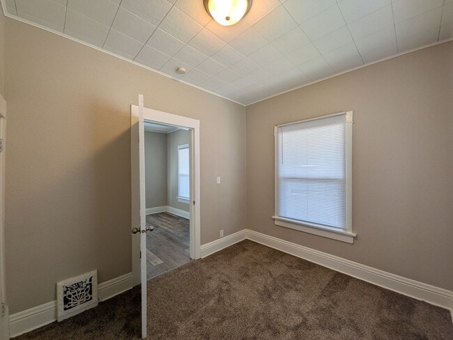 Photo - 2 Bedroom Home near Fairgrounds!