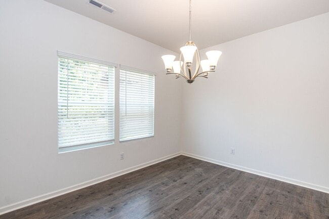 Photo - BEAUTIFUL 3 Bedroom Town home Bonterra Village - APRIL 2026