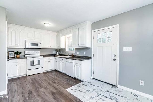 Photo - 526 Mill St
