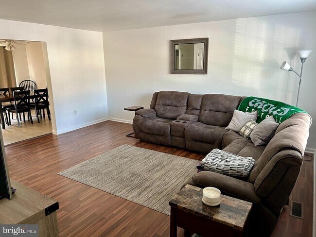 Photo - 926 Woodlawn Ave