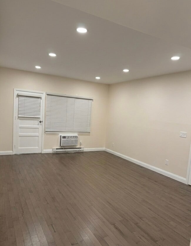 Photo - 100 Pierson Miller Dr Unit B15