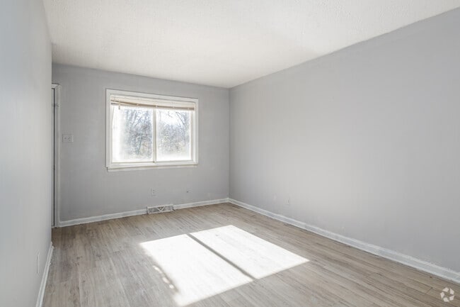 Interior Photo - Cottage Gardens Rental
