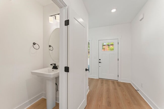 Photo - LIKE NEW Townhome in Winchester...Walking Distance to Downtown Square!