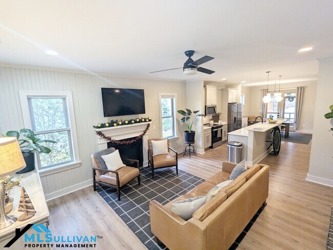 Photo - 2975 Carolyn Dr