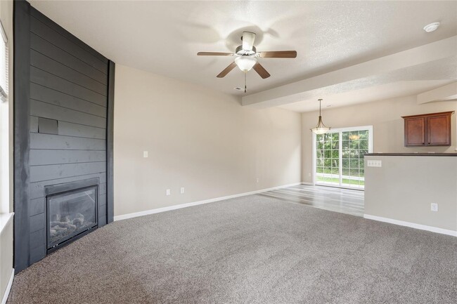 Photo - 1694 Burr Dr