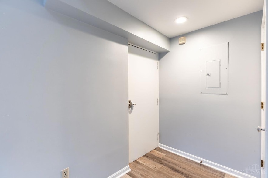 Photo - 127 W 9th St