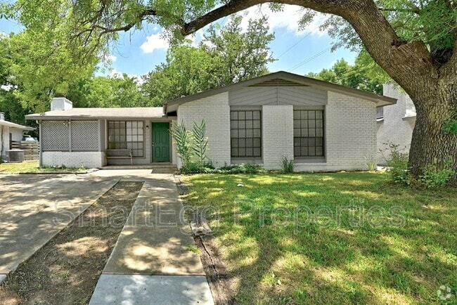 Building Photo - 1612 Broadmoor Dr Rental