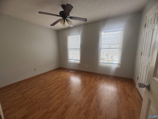 Photo - 210 Marinawoods Dr SE Unit e