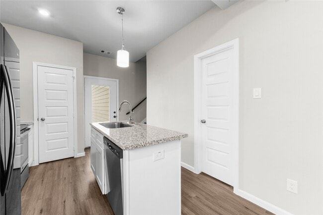 Photo - 8161 Tate St Unidad B