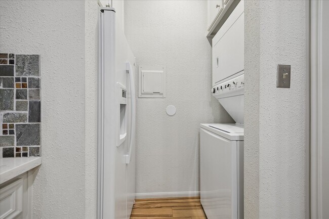 Photo - 2475 Underwood St Unidad 278