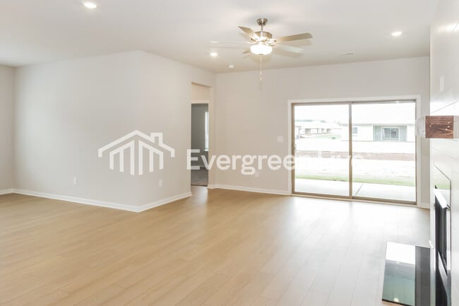 Photo - 105 Ashby Pond Dr